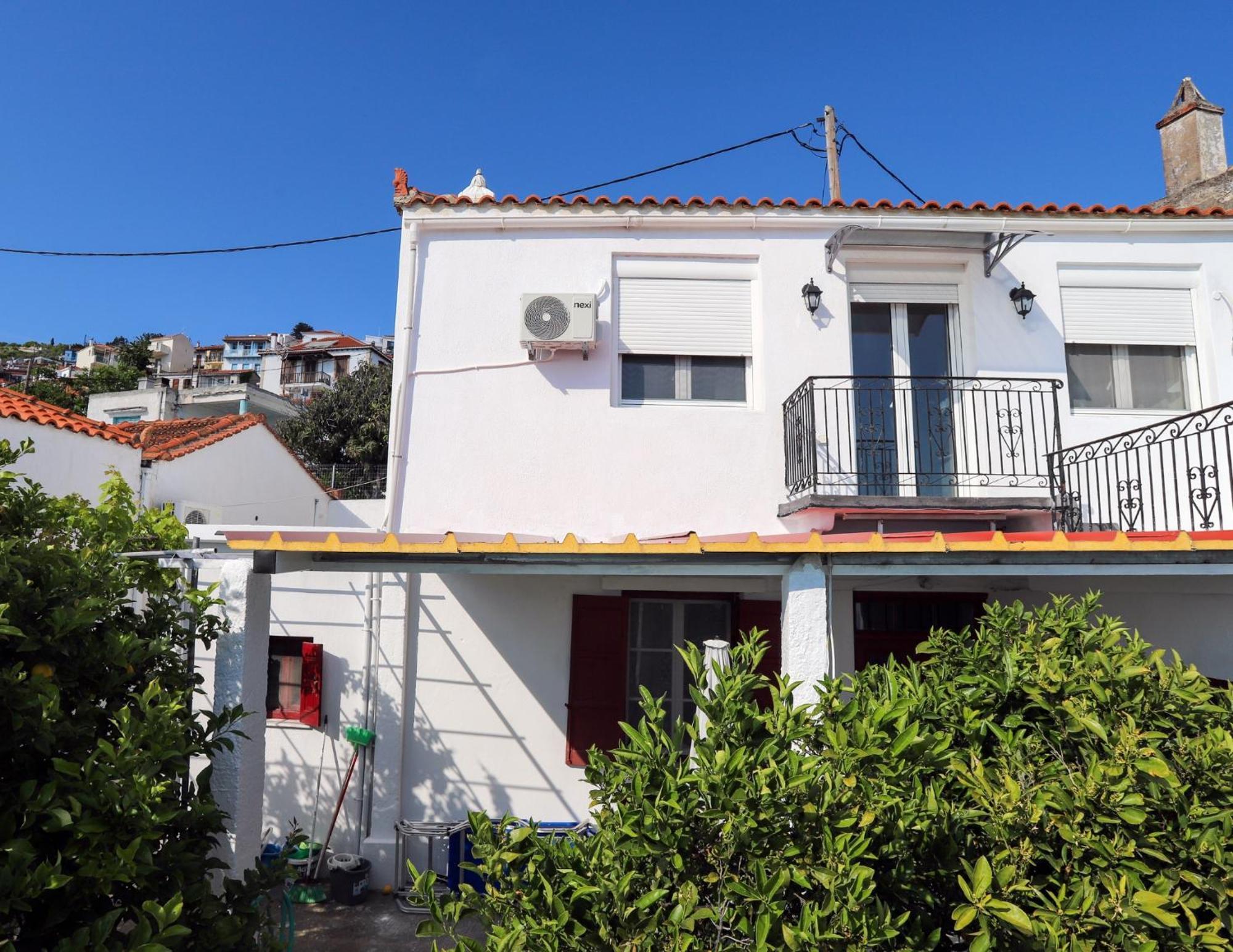 Angelinas House Hotel Glossa Exterior photo